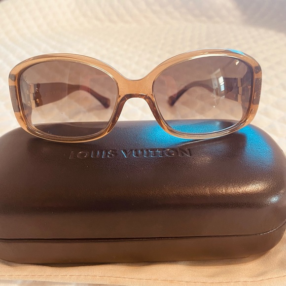 AUTHENTIC Louis Vuitton sunglasses - Picture 5 of 7
